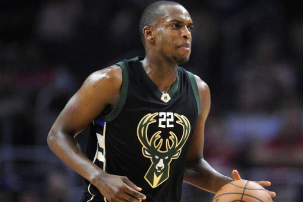 己的足球传 己的足球传